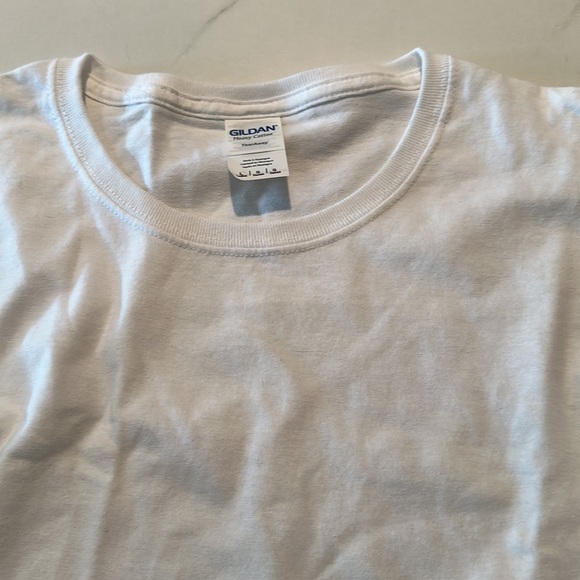 Set of 2 Gildan white cotton short sleeve tees, large - Picture 3 of 5